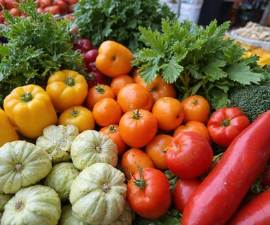 Comida orgánica en un mercado